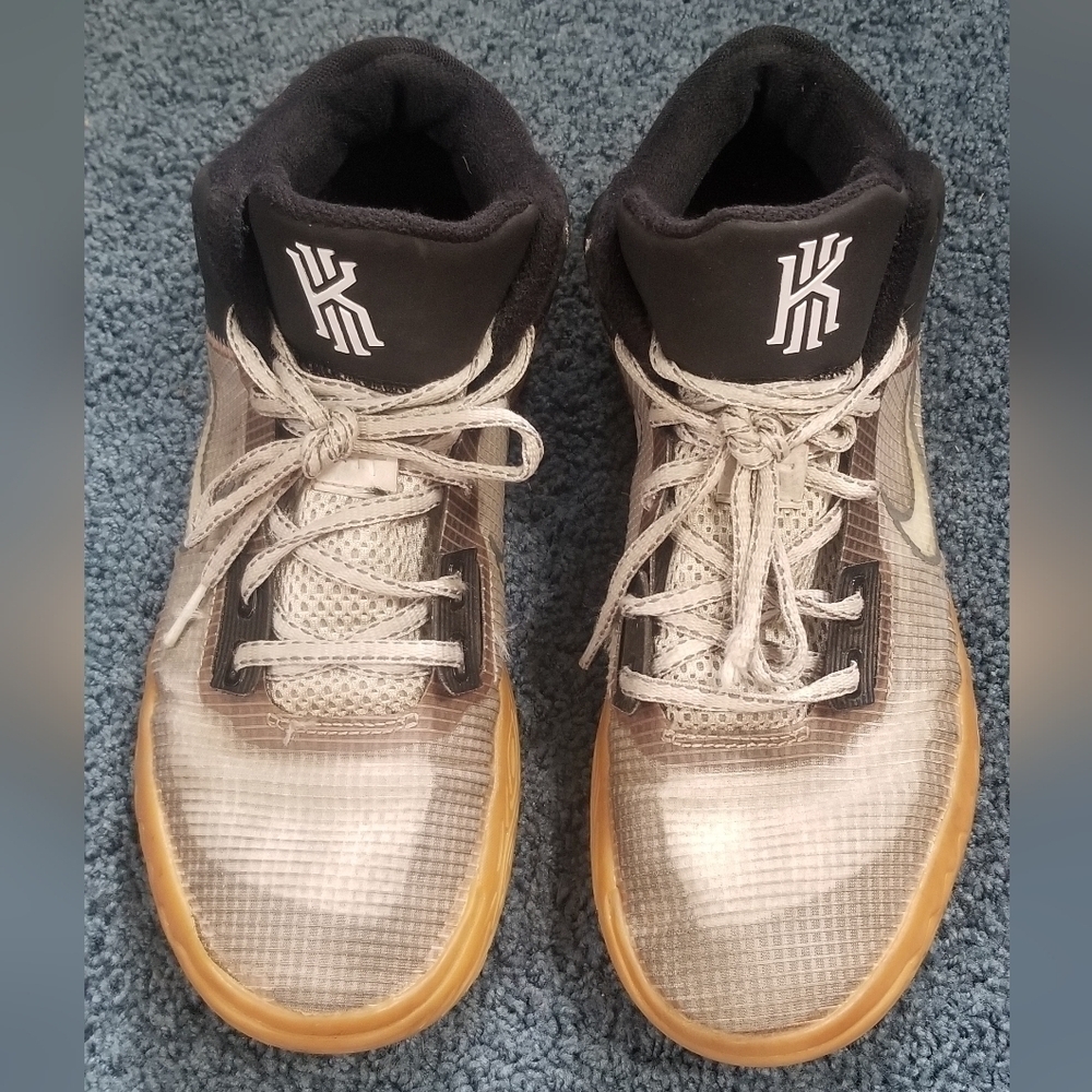 Nike Kyrie Flytrap 4EP Basketball Sneakers. CT1972-006. Released 2022. Size 8. - Picture 3 of 11